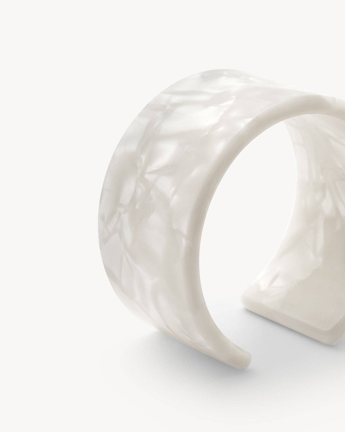 Jumbo Cuff in White Shell