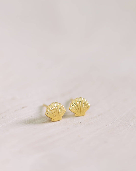 Coast and Cove - Gold Scallop Shell Studs