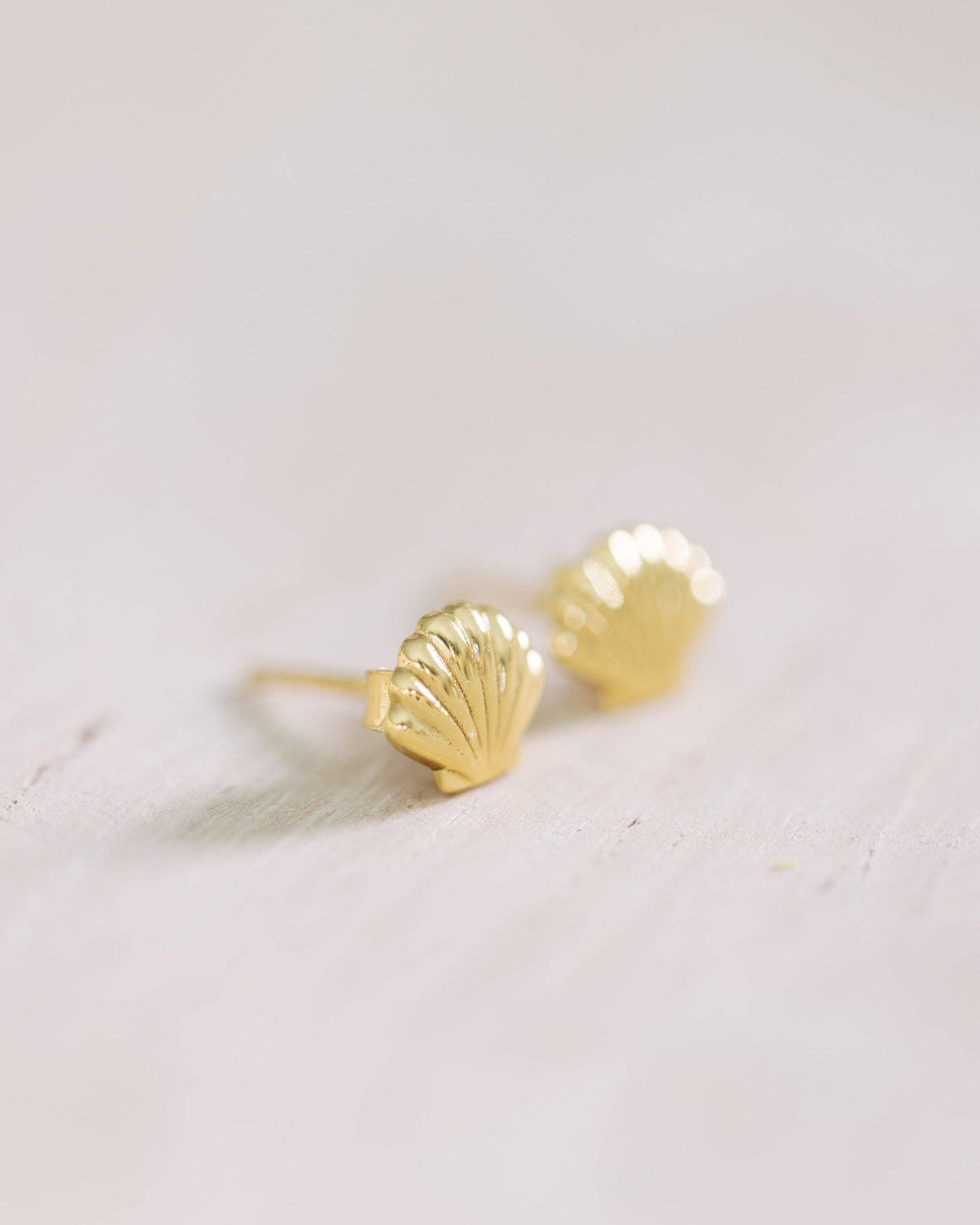 Coast and Cove - Gold Scallop Shell Studs